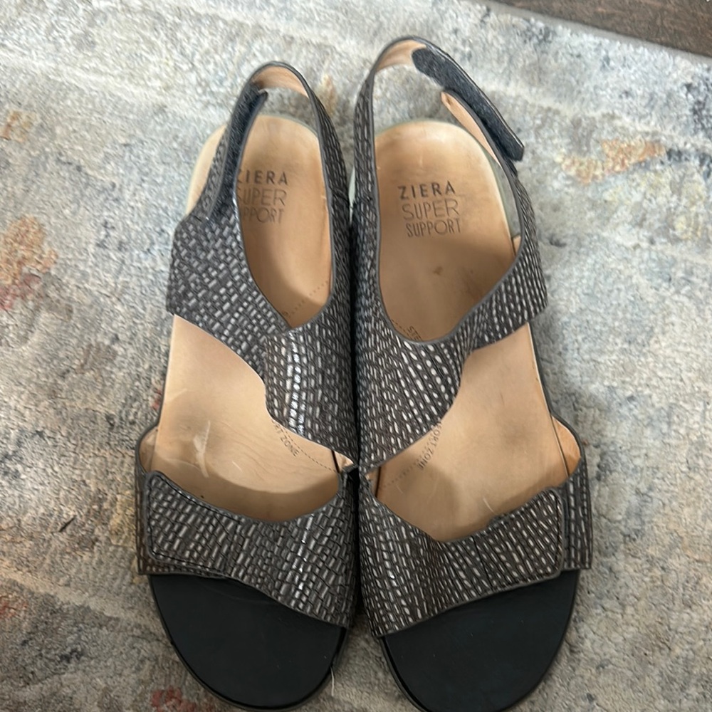 Silver Gray Open-Toe Sandals with Textured Straps